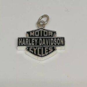 Harley-Davidson Men's .970 Solid Silver Shield Biker Pendant & Leather Necklace.
